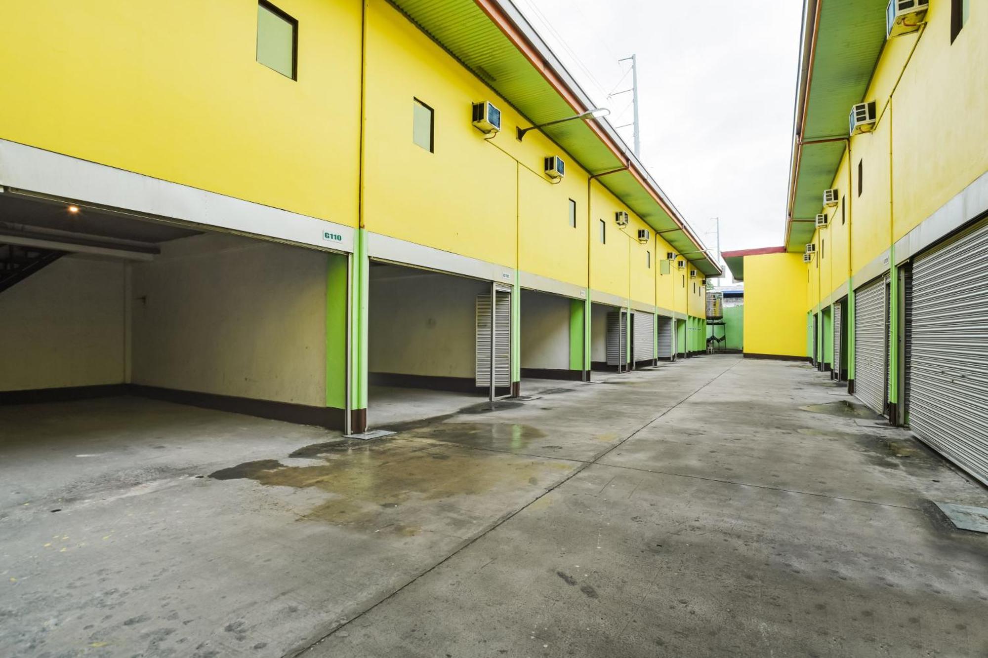 Oyo 473 Ranchotel Drive-In Binan Exterior photo